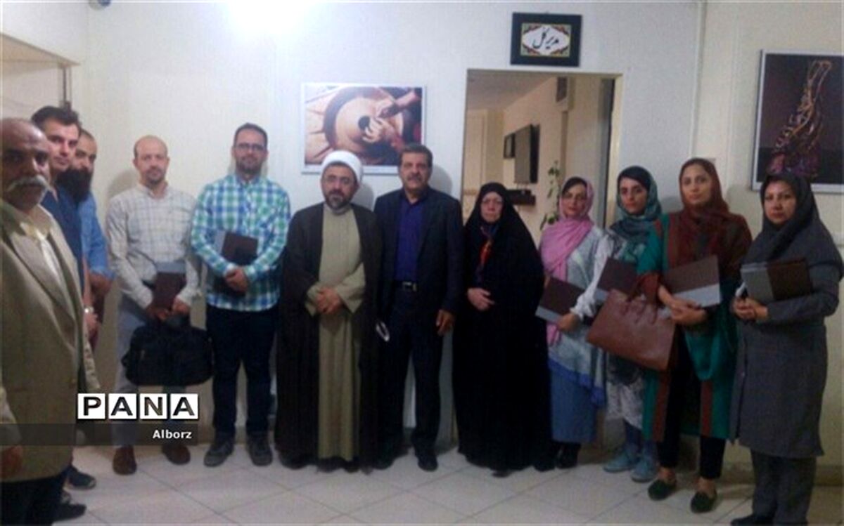 مدیر کل میراث فرهنگی استان البرز اعلام کرد: بیمه هنرمندان صنایع دستی  دغدغه جدی مسئولین البرز