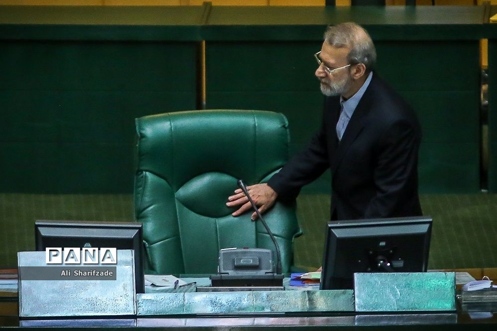 بررسی موضوع ارسال پیامک‌های تهدیدآمیز به نمایندگان در هیأت رئیسه مجلس