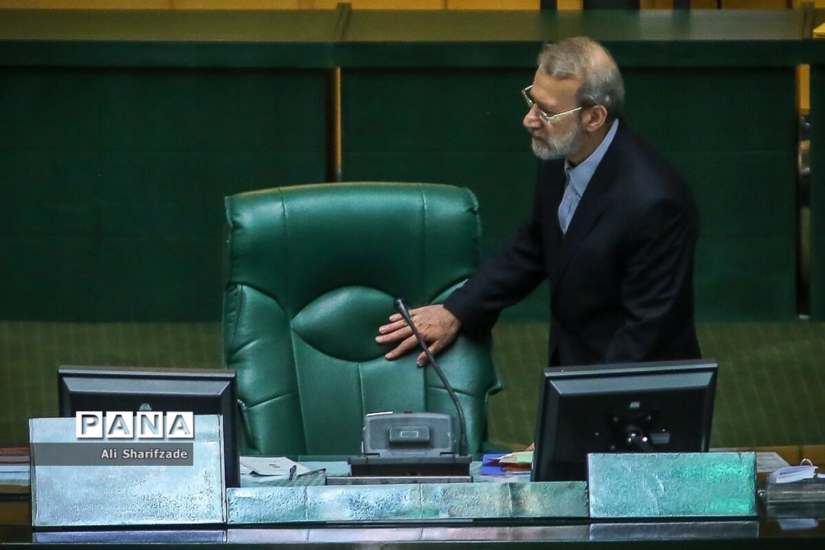 بررسی موضوع ارسال پیامک‌های تهدیدآمیز به نمایندگان در هیأت رئیسه مجلس