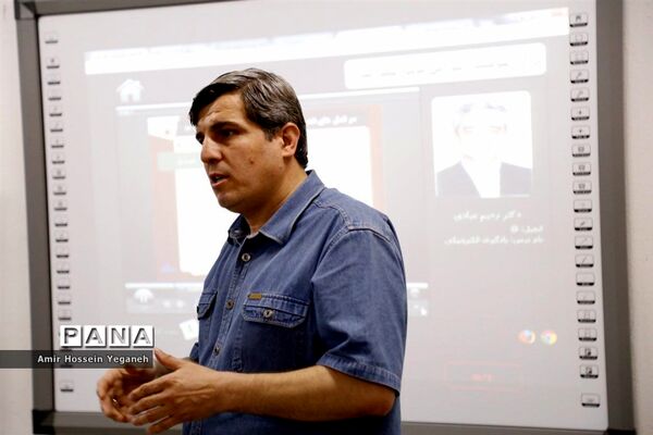 بازدید مدیرعامل سازمان منطقه آزاد کیش و هیئت همراه از دبیرستان پسرانه هوشمند شریف