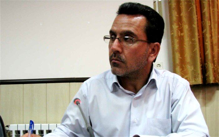 نظارت ها در سطوح مختلف از جمله کشتارگاه های دام و طیور توسط دامپزشکان ناظر انجام می شود