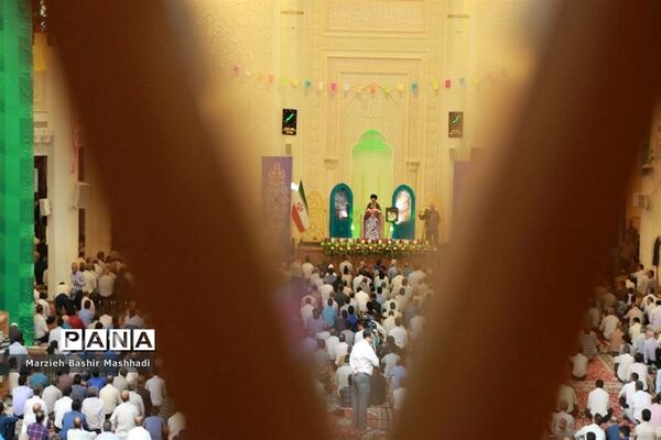 نماز عید فطر در شاهچراغ