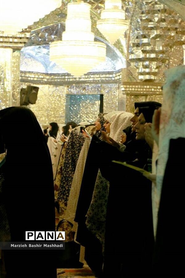 نماز عید فطر در شاهچراغ