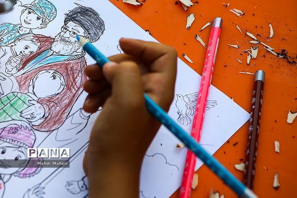 حضور پر شور و فعال دانش آموران پیشتاز در مراسم نماز عید فطر