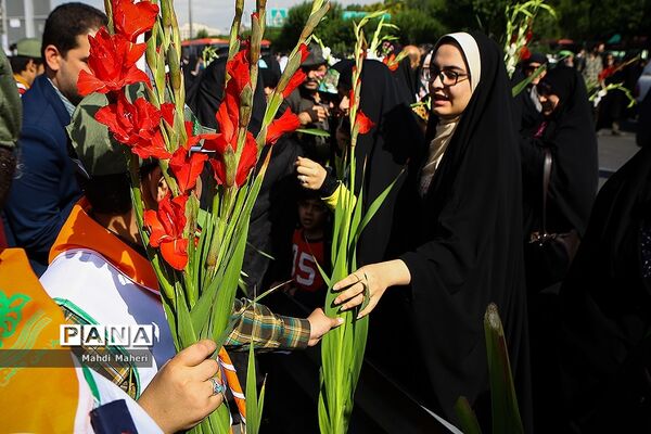 حضور پر شور و فعال دانش آموران پیشتاز در مراسم نماز عید فطر
