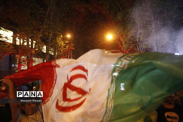 شادی  ایرانیان بعد از برد مراکش
