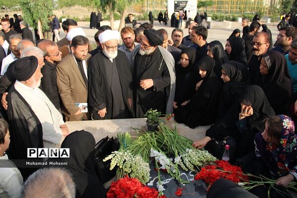 مراسم بزرگداشت شهدای قیام  15خرداد