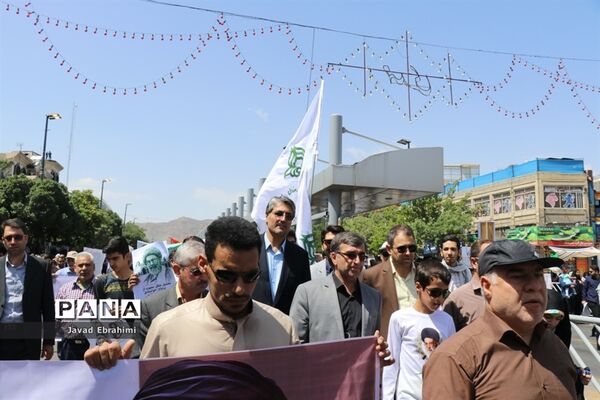 حضور مسئولین آموزش و پرورش خراسان رضوی در راهپیمایی روز قدس