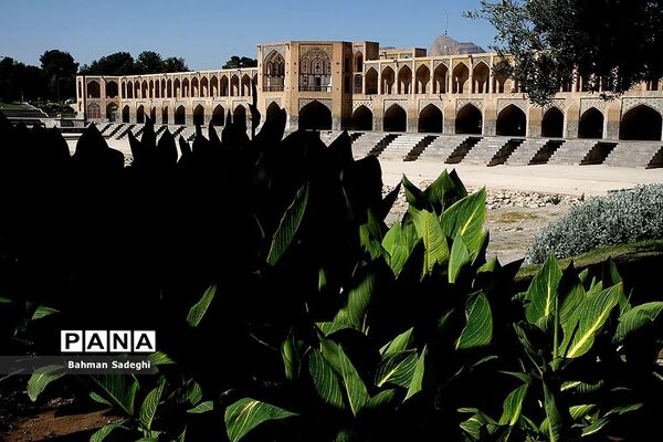 زاینده رود تشنه است
