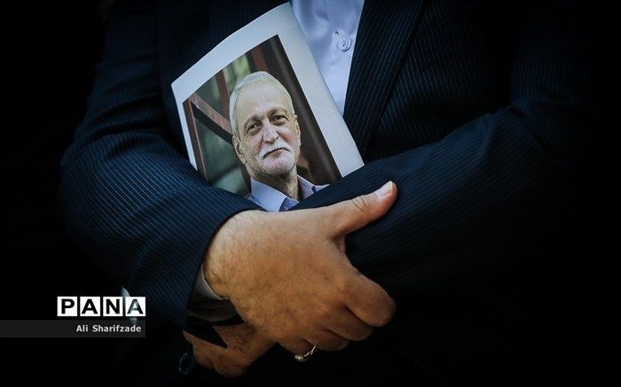 دکتر قانعی‌راد در خانه ابدی آرام گرفت؛ بدرقه مردی که «رویای آزادی و دوستی» داشت