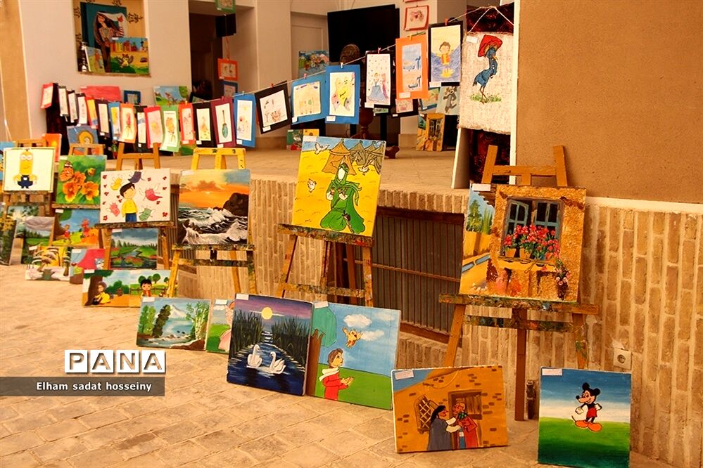 گشایش نمایشگاه نقاشی کودکان مارال در یزد