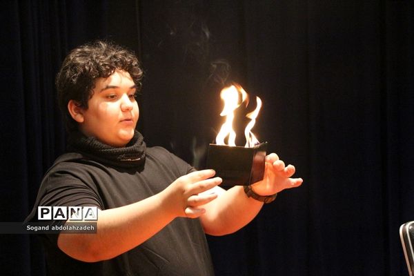 جشن پایان سال‌ تحصیلی دبیرستان پیشتازان نوین شمال