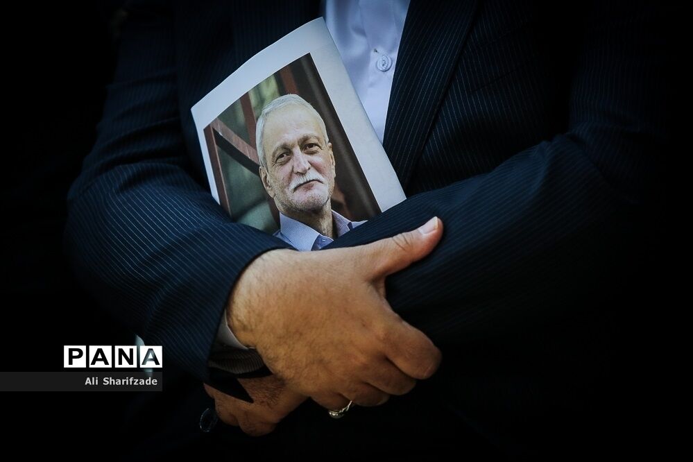 کدام شخصیت‌ها در مراسم ترحیم دکتر قانعی‌راد حضور داشتند + تصاویر