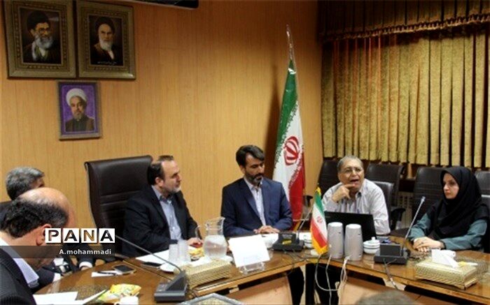 جلسه مشترک آموزش وپرورش ناحیه 2 اصفهان با اتاق بازرگانی برگزار شد