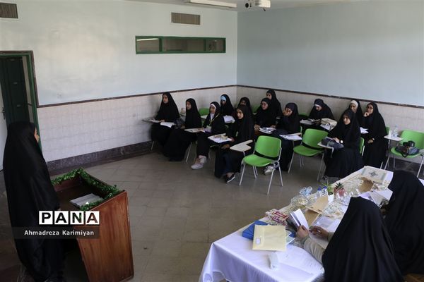 آغازسی و نهمین دوره از مسابقات دانش‌آموزی قرآنء عترت و نماز استان فارس