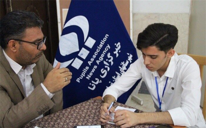 نماینده فرهنگی هنری آموزش و پرورش استان قم: برگزاری مسابقات  فرهنگی هنری باعث ایجاد روحیه  و انگیزه است 