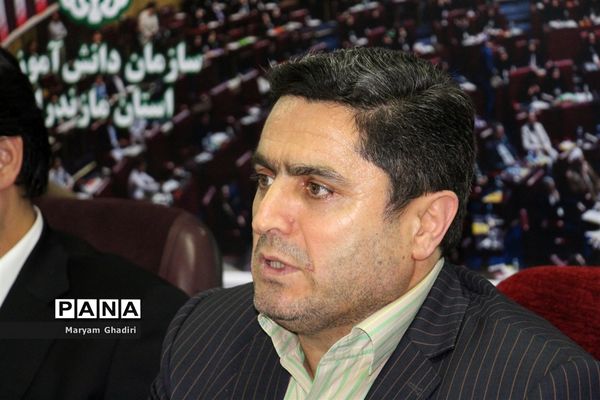 نخستین نشست اعضای دوره جدید شورا و مجلس دانش‌آموزی مازندران