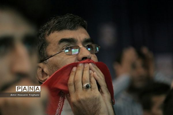 تماشای بازی ایران و اسپانیا در جزیره کیش