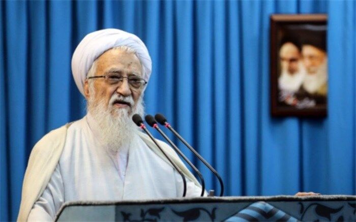 آیت‌الله موحدی کرمانی: همه با رهبری آمریکا دست به دست هم داده‌اند تا انقلاب را نابود کنند