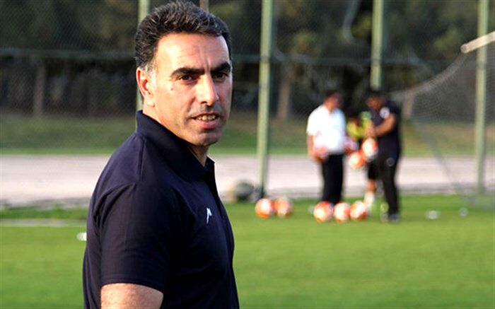 محمود فکری استعفا داد