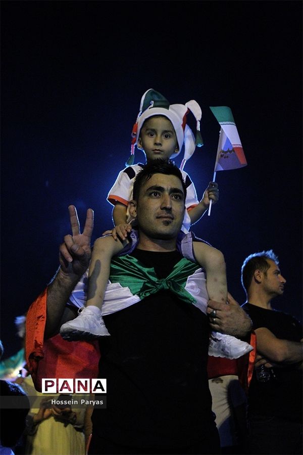 استقبال مردمی از ورود تیم ملی  به ایران