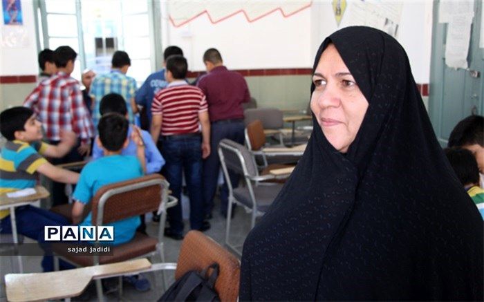 رقابت 310 تیم دانش‌آموزی در مسابقات رنگین‌کمان استان یزد