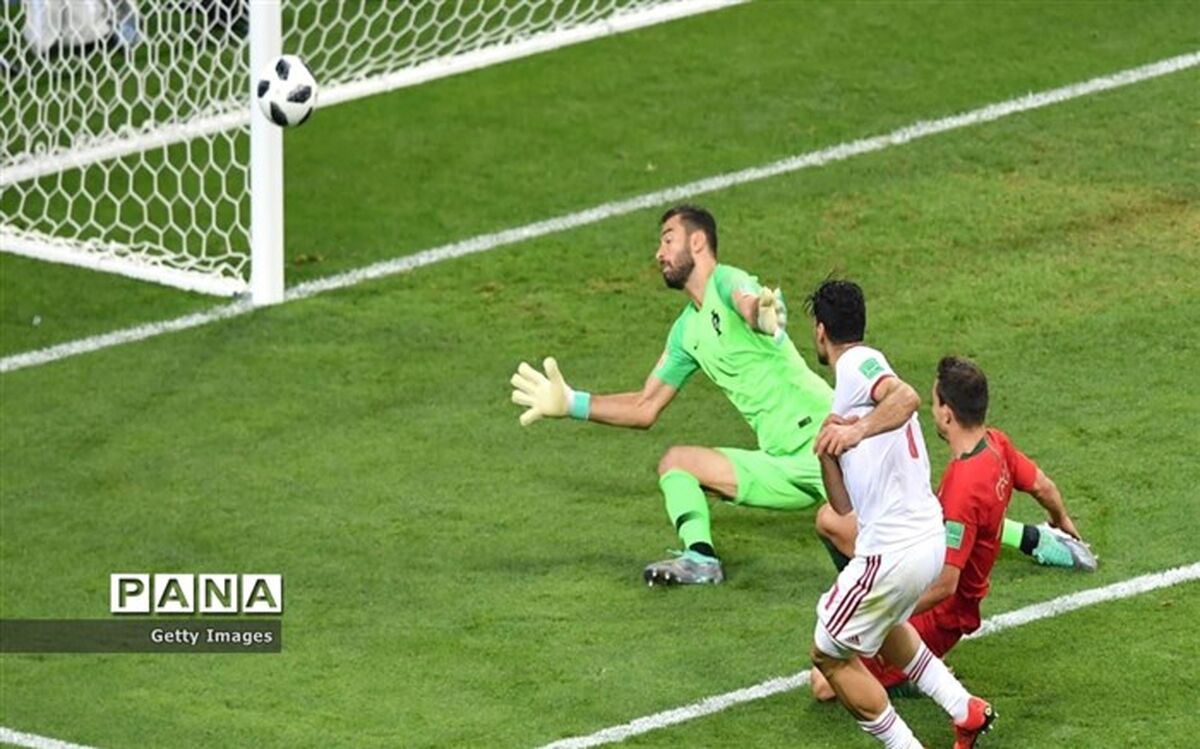 عکس دسته جمعی فوتبالیست‌های تیم ملی در راه بازگشت