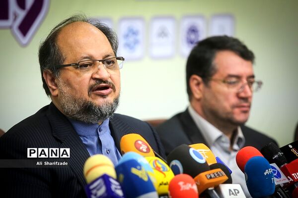 نشست خبری وزیر صنعت،‌ معدن و تجارت
