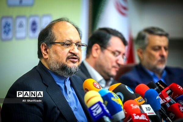 نشست خبری وزیر صنعت،‌ معدن و تجارت