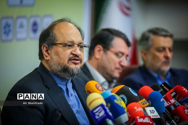 نشست خبری وزیر صنعت،‌ معدن و تجارت