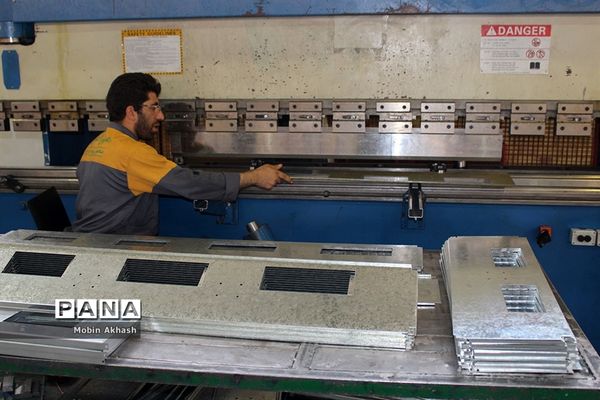 بازدید استاندار آذربایجان شرقی از واحد های تولیدی و صنعتی شهرک سلیمی