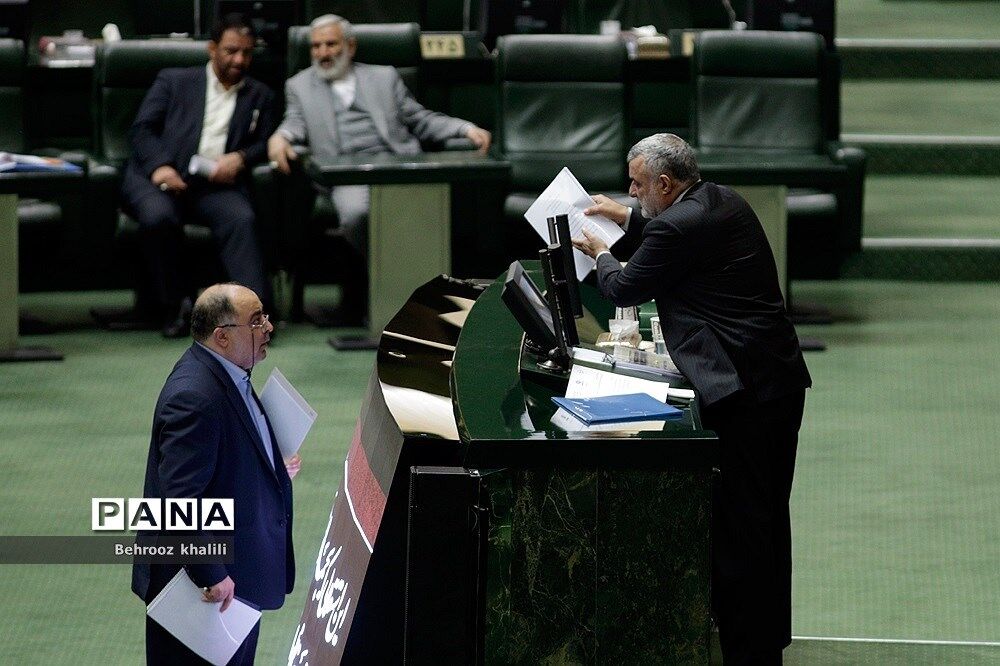نمایندگان قانع نشدند؛ وزیر جهاد کشاورزی از مجلس کارت زرد گرفت