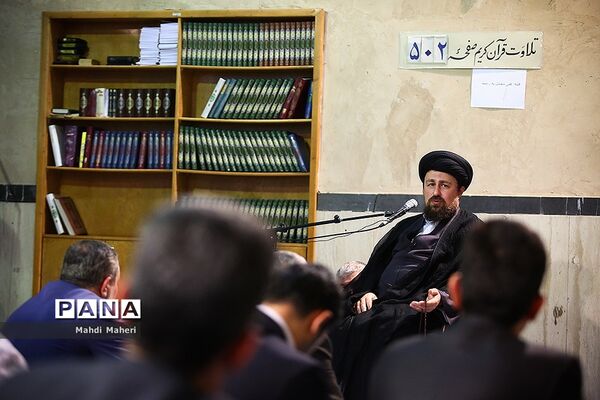 دیدار برگزیدگان کنگره ملی پرسش مهر18 با سید حسن خمینی
