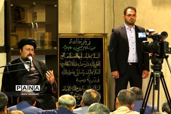 دیدار برگزیدگان کنگره ملی پرسش مهرهجدهم با سید حسن خمینی
