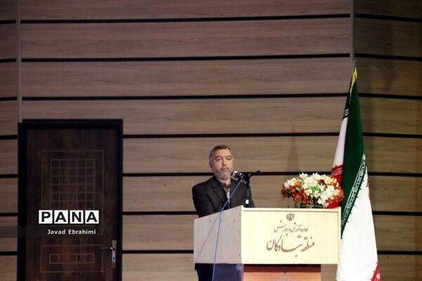 مراسم تجلیل از مدیر سابق آموزش پرورش تبادکان