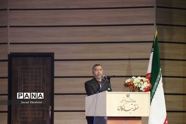 مراسم تجلیل از مدیر سابق آموزش پرورش تبادکان