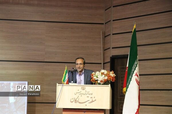مراسم تجلیل از مدیر سابق آموزش پرورش تبادکان