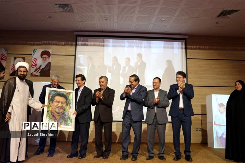 مراسم تجلیل از مدیر سابق آموزش پرورش تبادکان