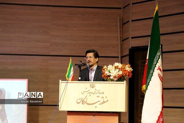 مراسم تجلیل از مدیر سابق آموزش پرورش تبادکان