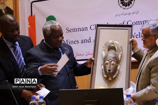 نشست کاردار سفارت کشور ساحل‌عاج در جمهوری اسلامی ایران با فعالان اقتصادی سمنان در اتاق بازرگانی