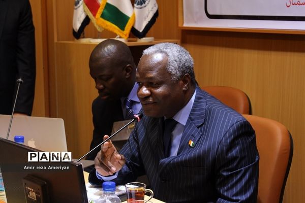 نشست کاردار سفارت کشور ساحل‌عاج در جمهوری اسلامی ایران با فعالان اقتصادی سمنان در اتاق بازرگانی