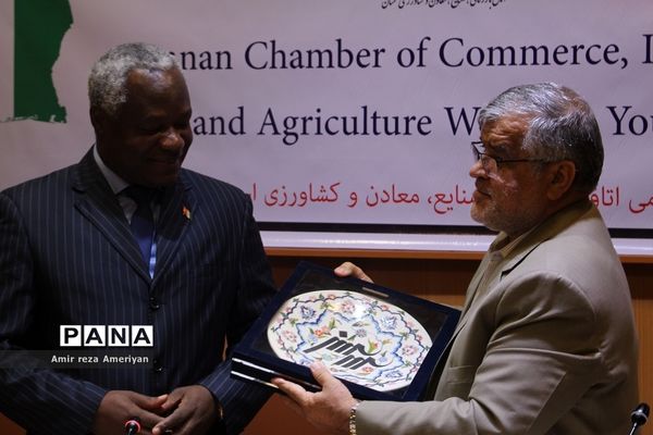 نشست کاردار سفارت کشور ساحل‌عاج در جمهوری اسلامی ایران با فعالان اقتصادی سمنان در اتاق بازرگانی