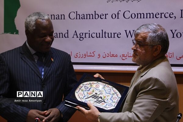 نشست کاردار سفارت کشور ساحل‌عاج در جمهوری اسلامی ایران با فعالان اقتصادی سمنان در اتاق بازرگانی