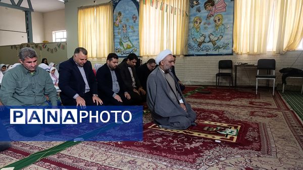 نماز مهمترین اولویت در مسائل تربیتی مدرسه