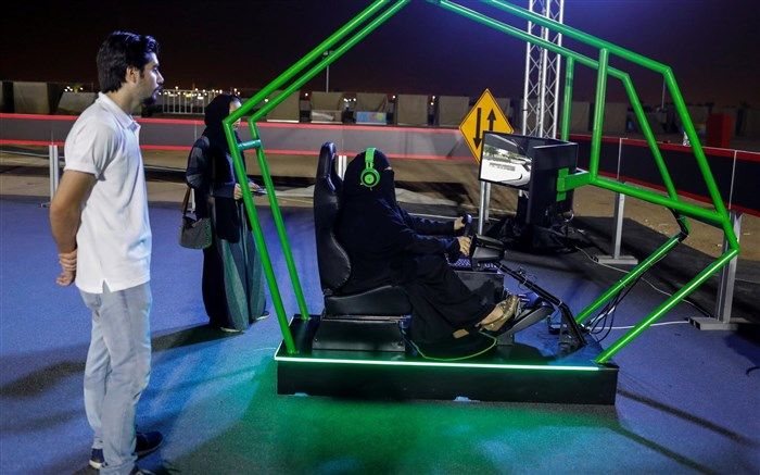 تصاویر/ زنان سعودی آماده برای رانندگی در خیابان‌ها