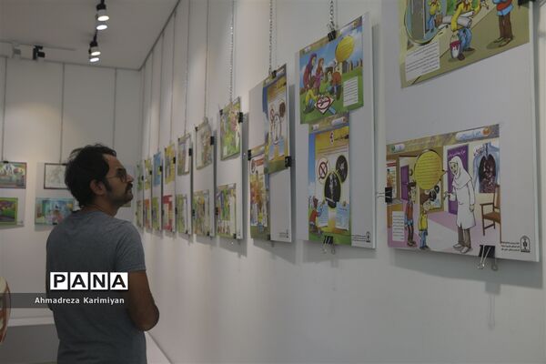 افتتاحیه نمایشگاه  مبارزه با مواد مخدر و رفتارهای پرخطر