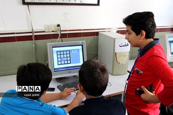 رقابت برگزیدگان مسابقات دانش‌آموزی تورنی تیم  ریاضی یزد