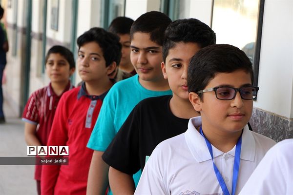 رقابت برگزیدگان مسابقات دانش‌آموزی تورنی تیم  ریاضی یزد