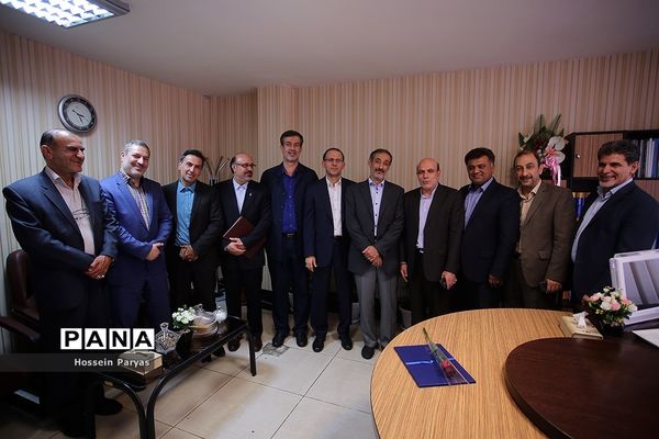 مراسم تکریم و معارفه معاونان پشتیبانی و تامین منابع پیشین و جدید سازمان دانش‌آموزی