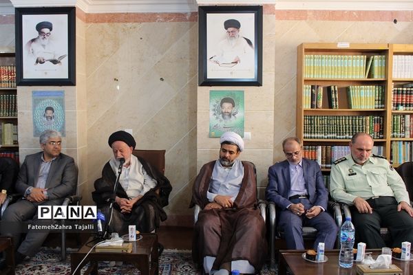 دیدار مدیران استان با نماینده ولی فقیه در استان سمنان